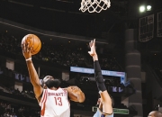 开云体育-火箭击败雷霆，重返胜利的轨道