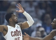 开云体育官方网站-勇士轻取热火B队，萨姆·米切尔爆发神勇的简单介绍