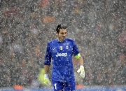 开云体育直播-克瓦拉茨赫利亚高光闪耀，波兰绝杀新西兰—足球之夜的双重奏