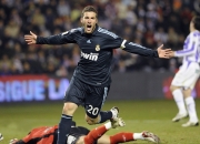 开云体育APP下载-拉沃尔杯险胜戴维斯杯，德约科维奇惊艳四座的跨界传奇