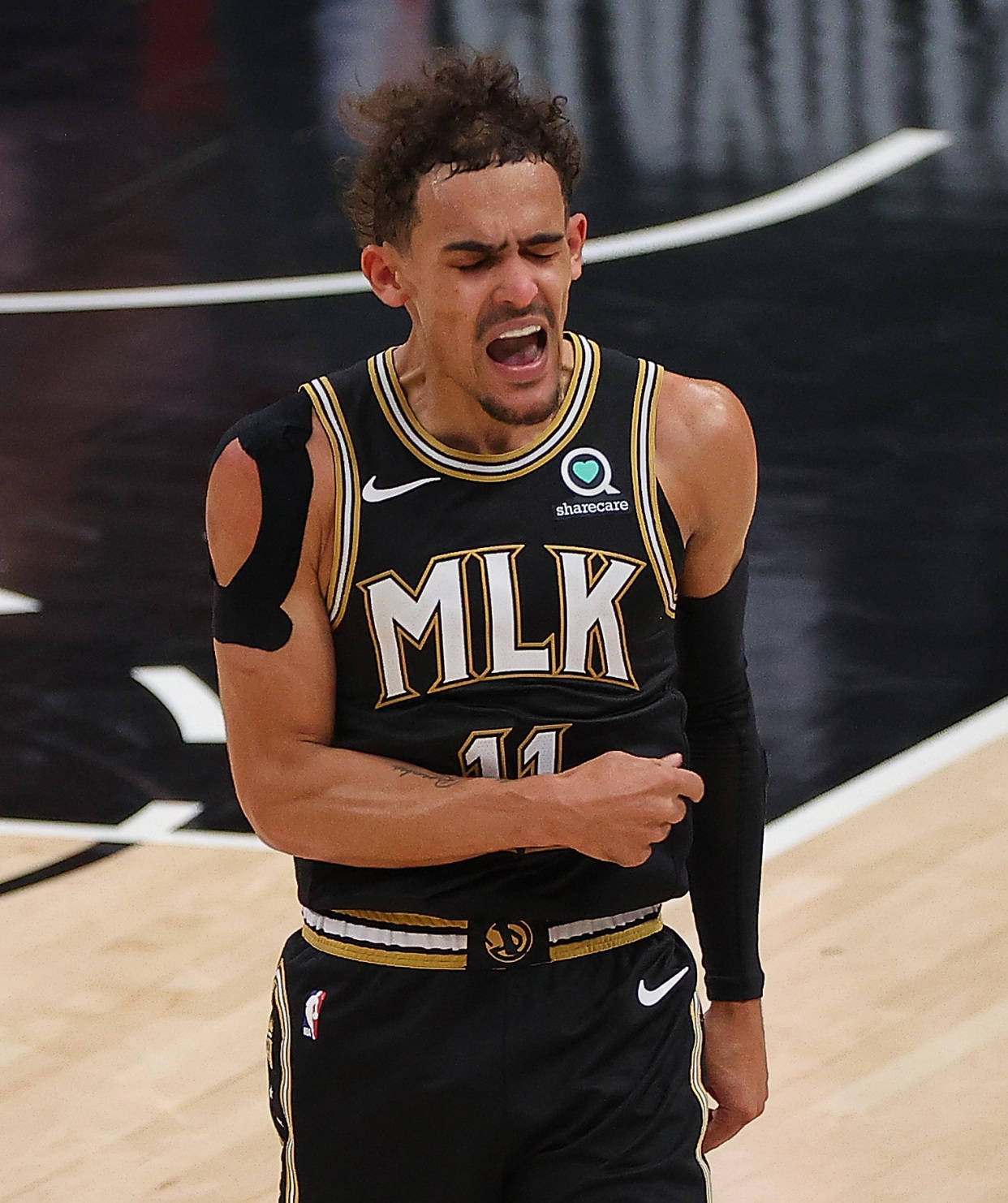 中国男篮爆冷76人，特雷杨完成帽子戏法