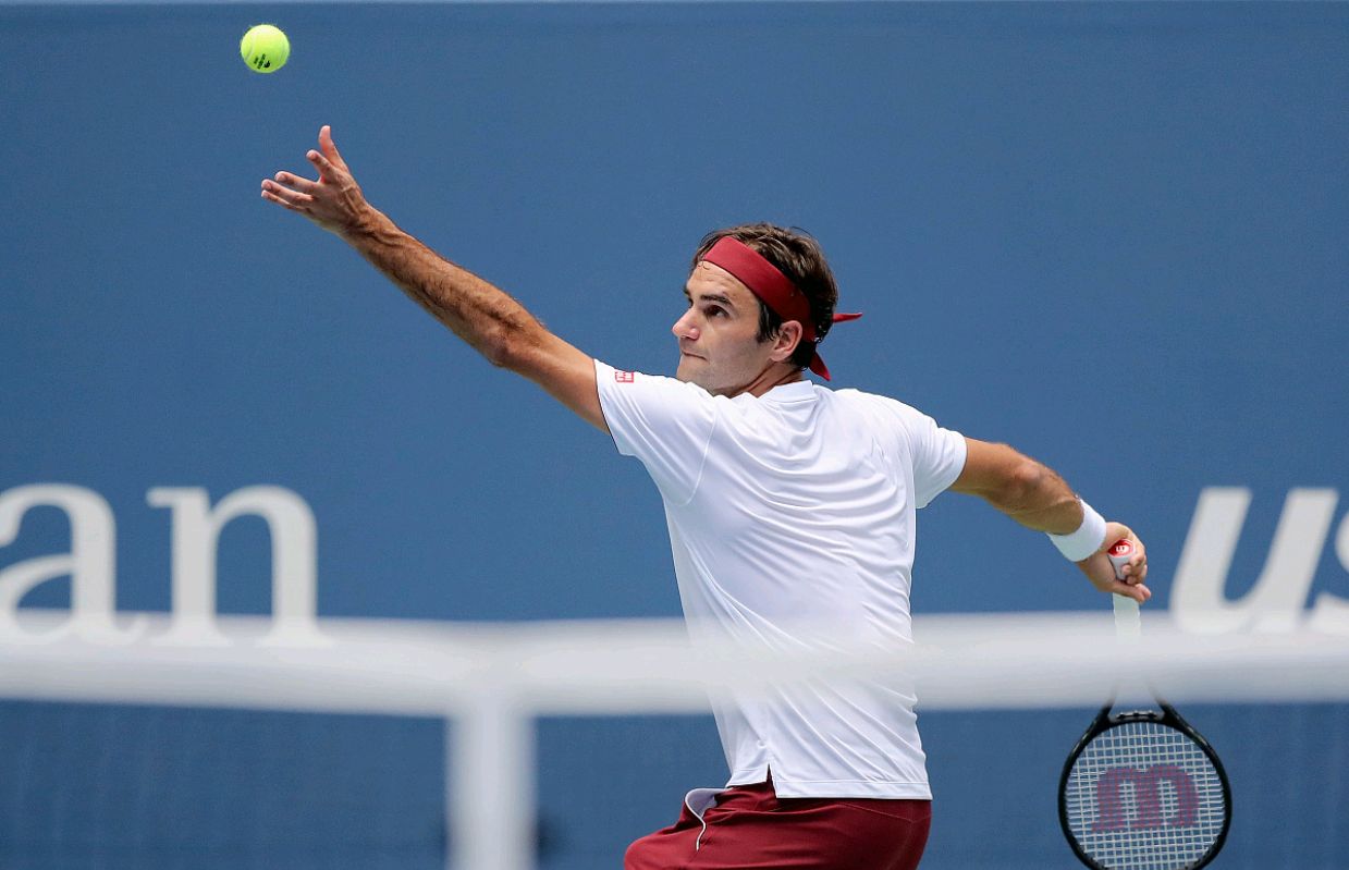 包含英国网球队鏖战世界网球队，纳达尔打破历史纪录的词条