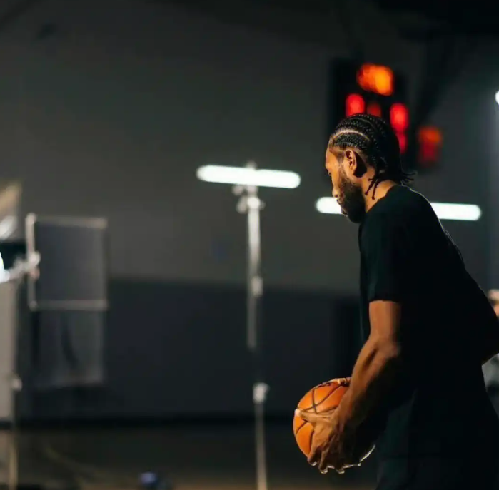 深圳队绝杀76人，伦纳德状态火热的简单介绍