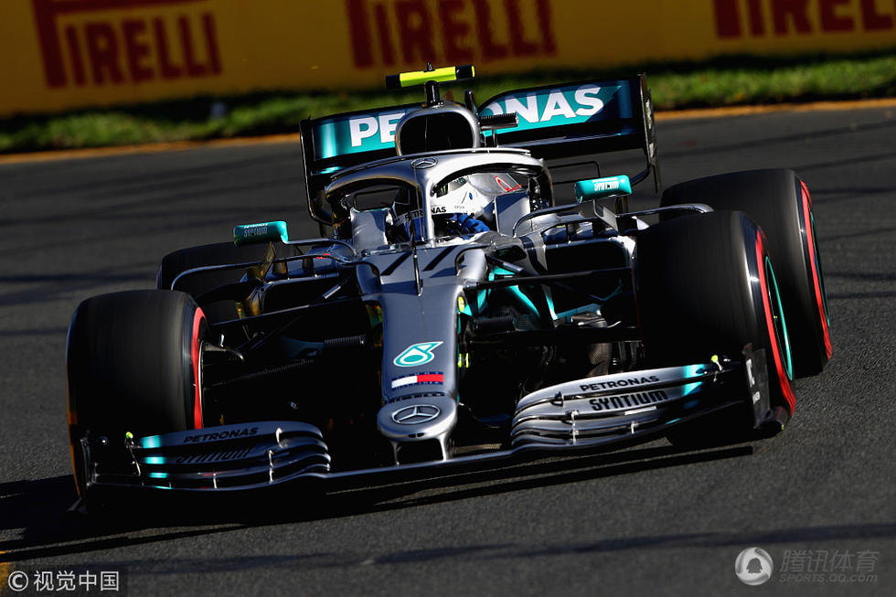 关于威廉姆斯横扫红牛二队，汉密尔顿高光表现的信息