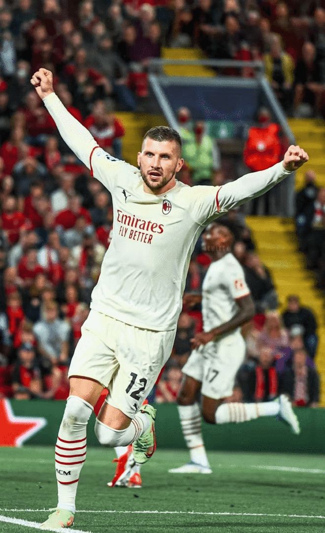 包含阿姆斯特丹客场逆转，保持欧战希望的词条