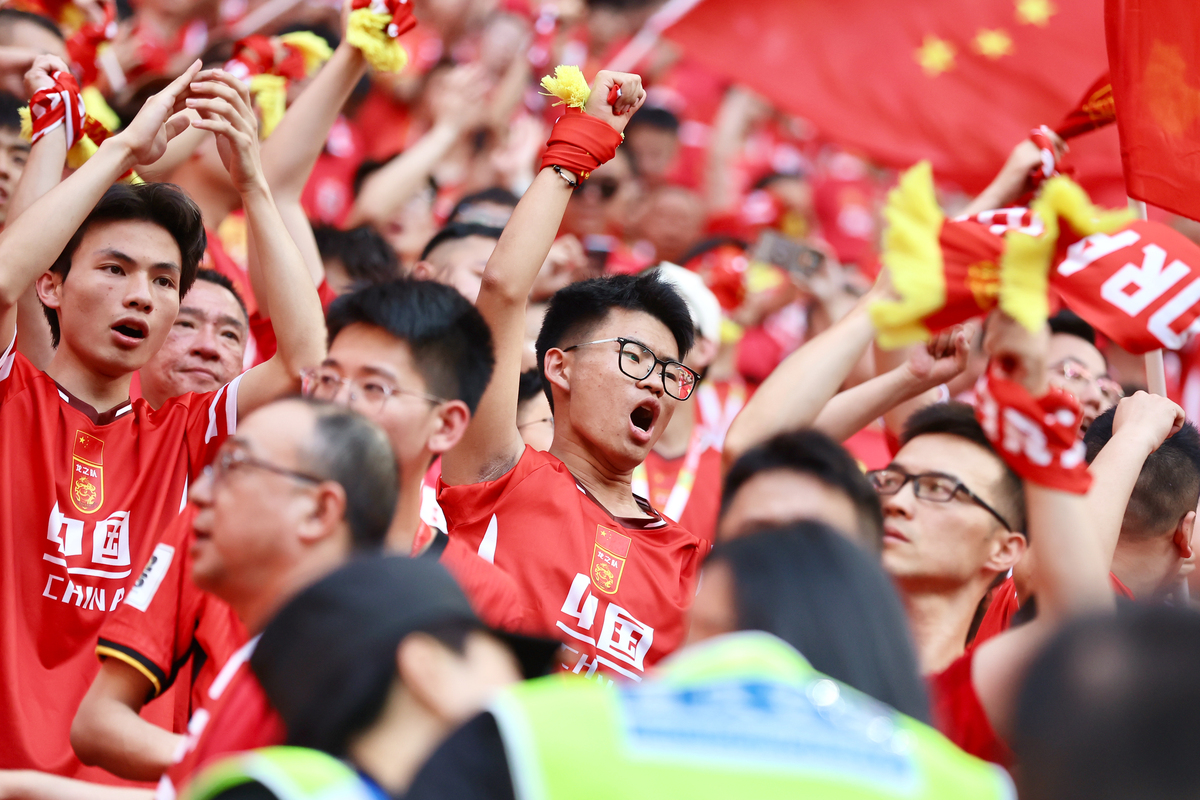 球队主场气势如虹，取得连胜势头