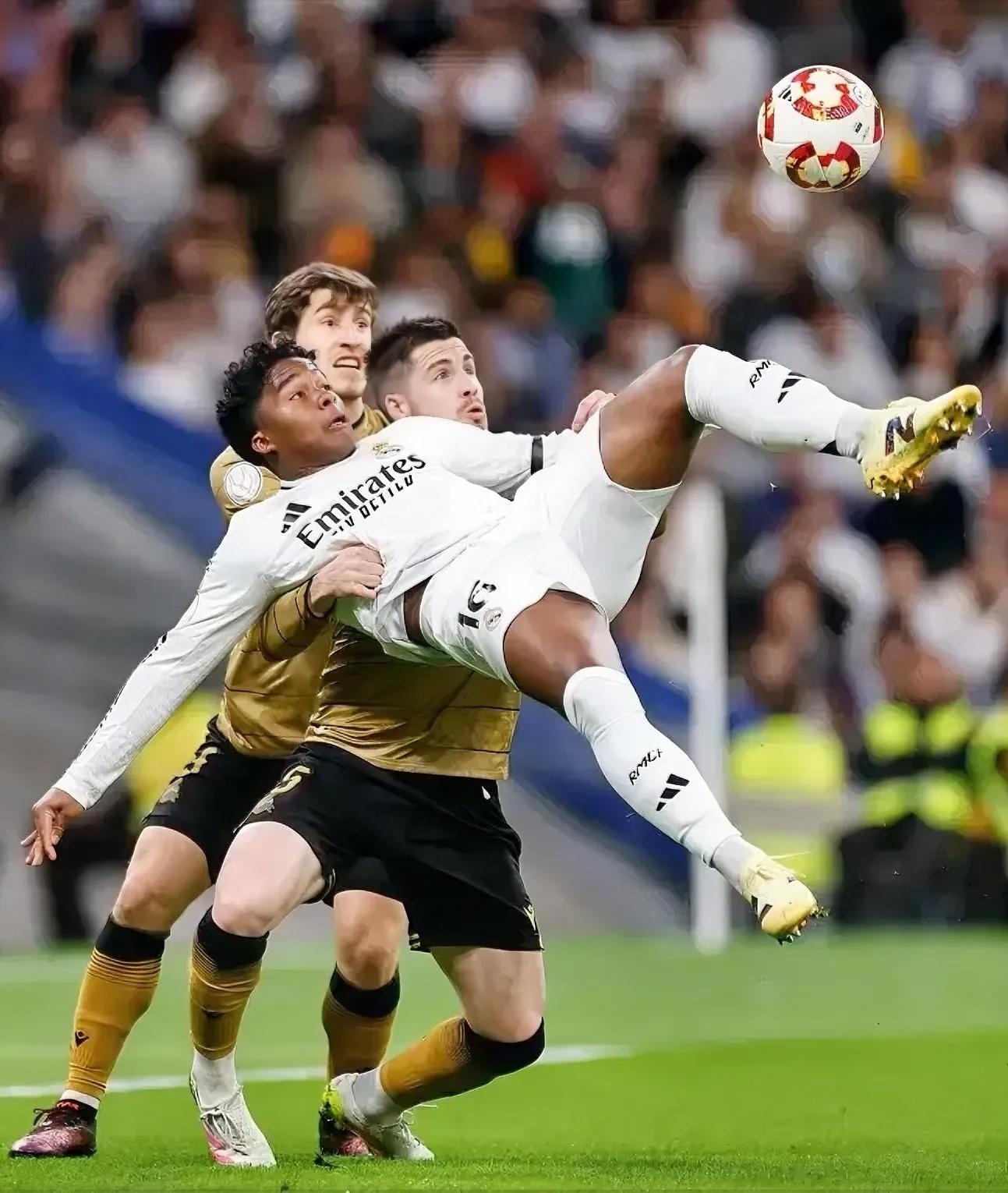 皇家社会战胜对手,士气高昂备战下场比赛的简单介绍 皇家社会战胜对手,士气高昂备战下场比赛的简单介绍