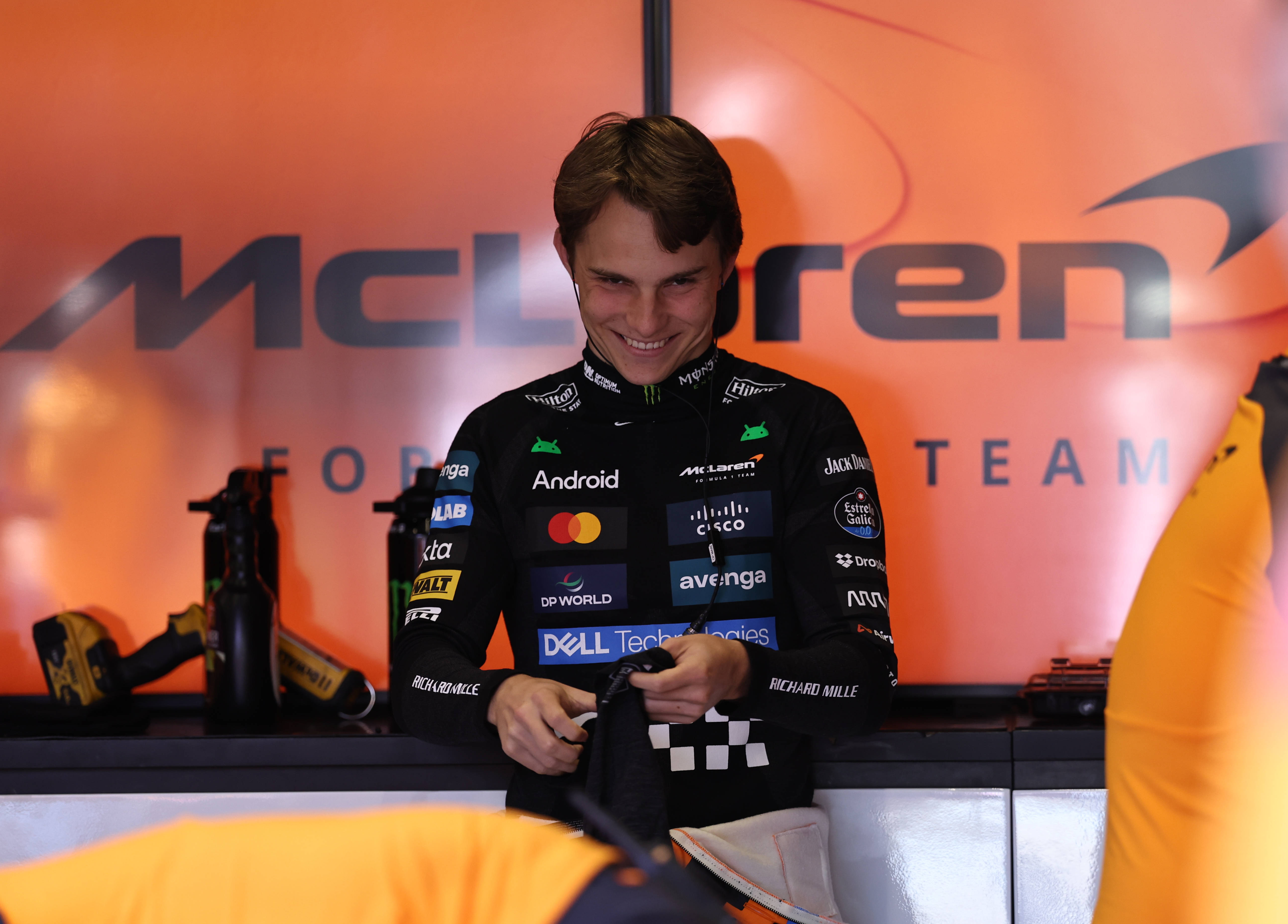 包含梅赛德斯力克威廉姆斯,皮亚斯特里扛起全队的词条 包含梅赛德斯力克威廉姆斯,皮亚斯特里扛起全队的词条