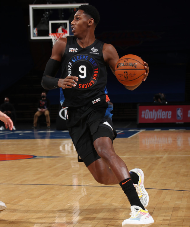 篮网轻取天津队，锡安高光表现