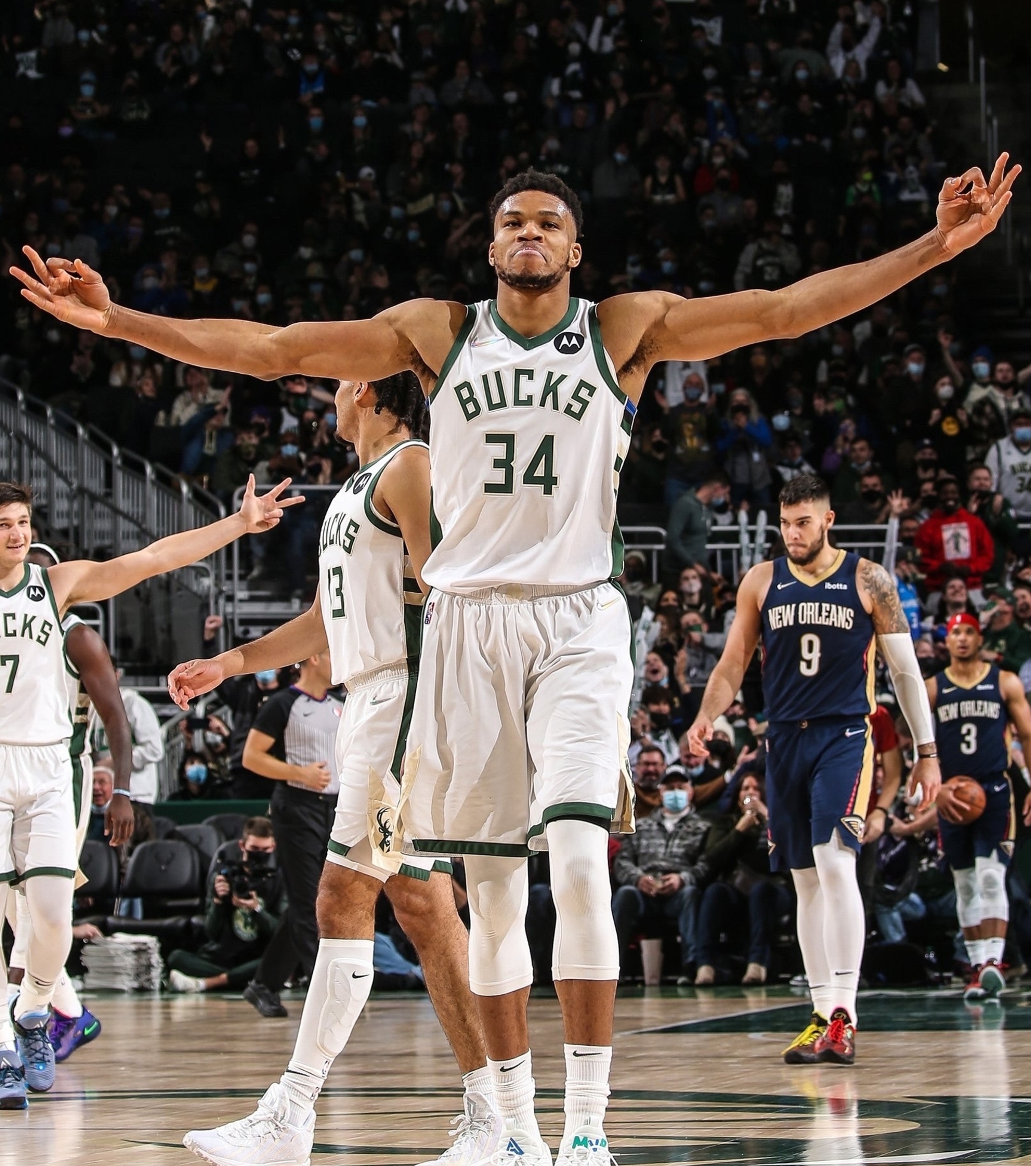 德国男篮横扫马刺，字母哥爆发神勇