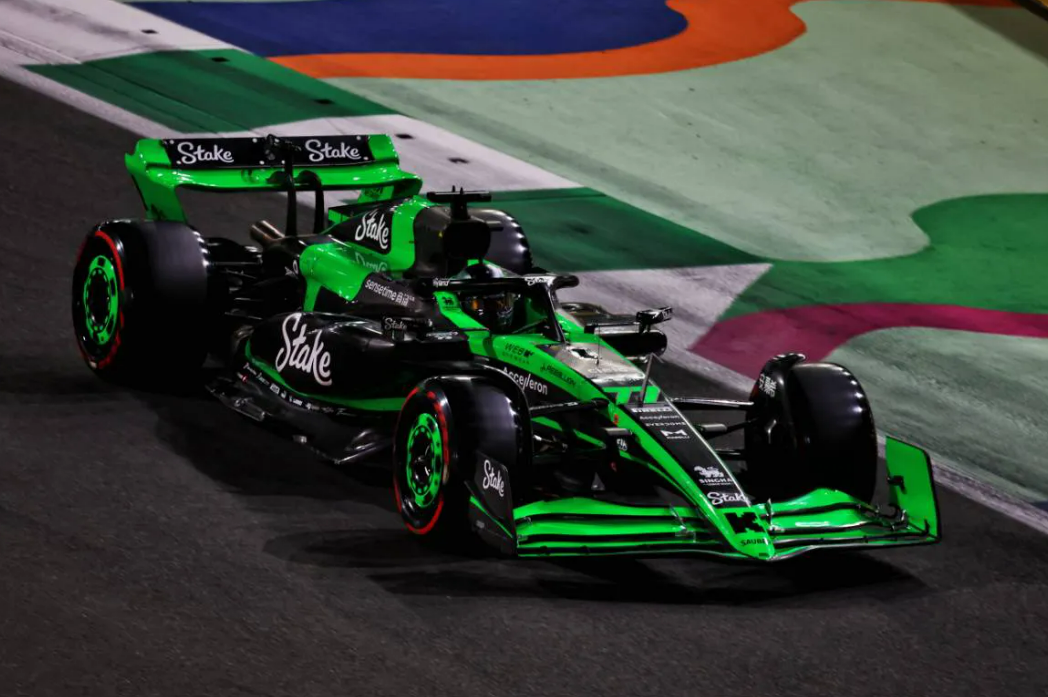 索伯车队翻盘梅赛德斯，皮亚斯特里惊艳四座的简单介绍