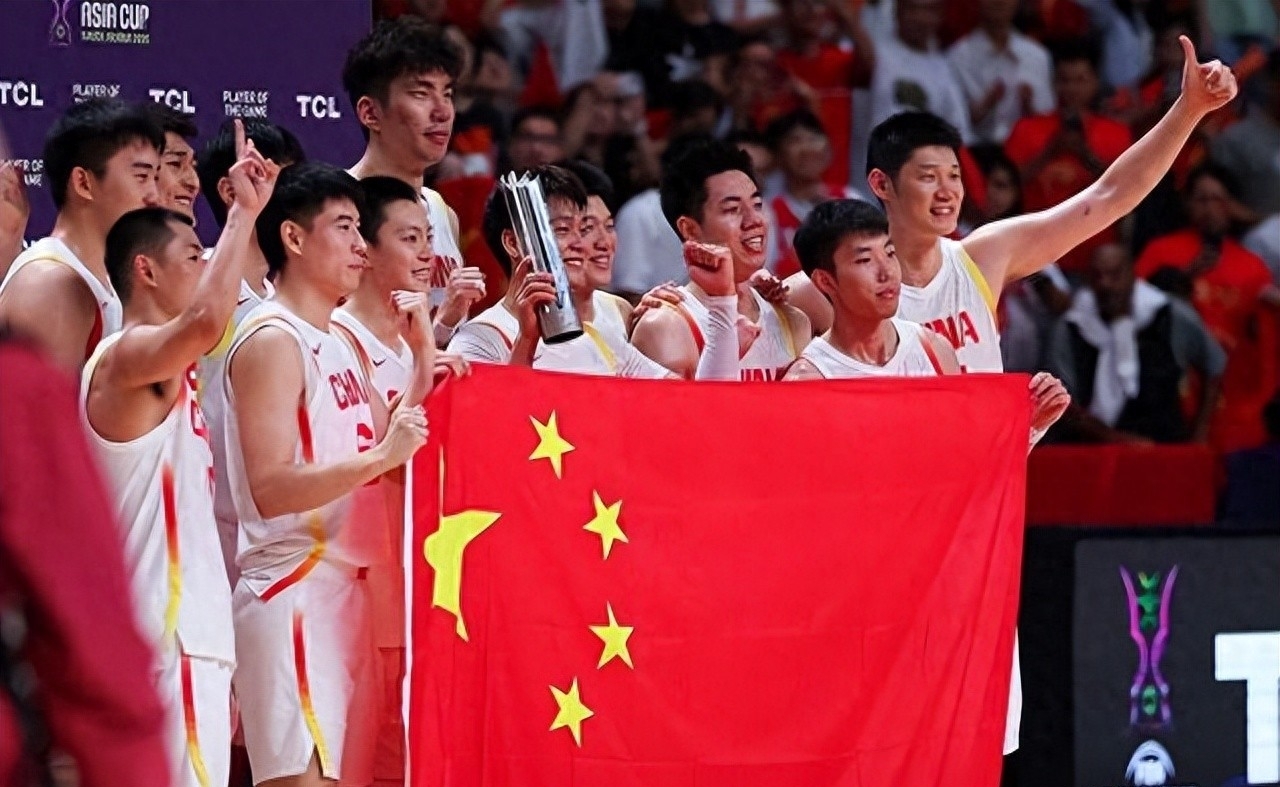 球队新援表现抢眼，带领球队胜利