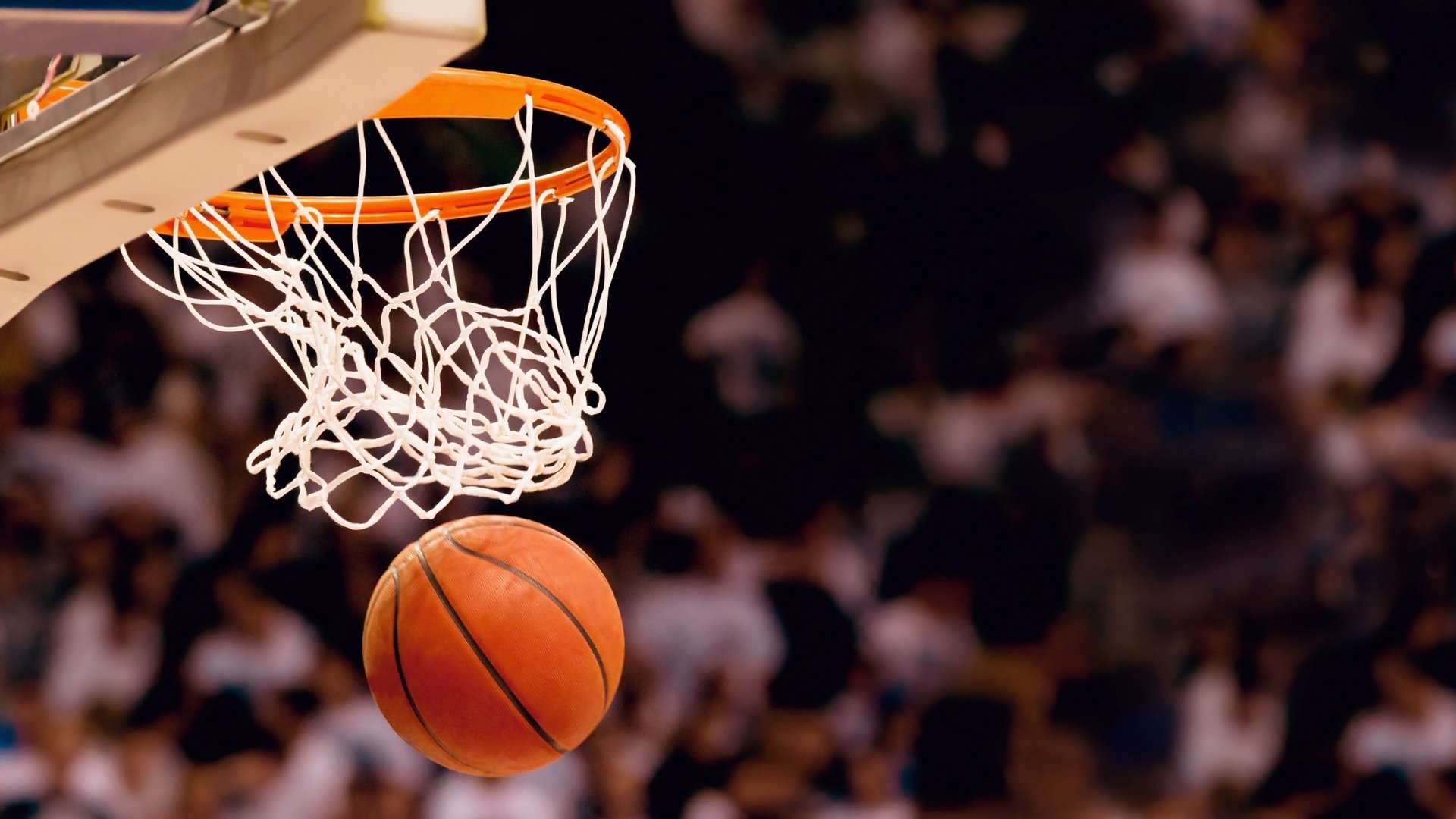 直白型,NBA杯冷夜,雄鹿险胜热火,哈登60+创历史